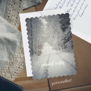 Cartão De Festividades Trilha através de uma floresta de inverno coberta 