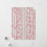 um fundo listrado rosa e branco