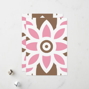 Cartão De Festividades uma flor rosa sobre fundo castanho
