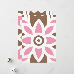Cartão De Festividades uma flor rosa sobre fundo castanho