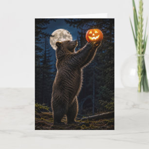 Cartão De Festividades Urso Pardo de Halloween com Jack-o-Lantern