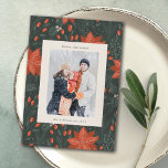Cartão De Festividades Vintage Red Greenery Dois Foto Vertical<br><div class="desc">Vintage Red Botanical Greenerescer Dois Cartão de Férias Verticais</div>
