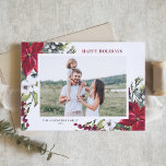 Cartão De Festividades Watercolor Red Poinsettias e Fir Deixa Foto<br><div class="desc">Feliz Feriados! Envie desejos de férias e saudações à família e aos amigos com este cartão com fotos de feriado personalizável de cor d'água. Apresenta pineges de aquarela, agulhas de pinheiros, colas, bagas e poinsetos vermelhos. Personalize adicionando nomes, mensagens, fotos e outros detalhes. Este cartão de feriado floral está disponível...</div>
