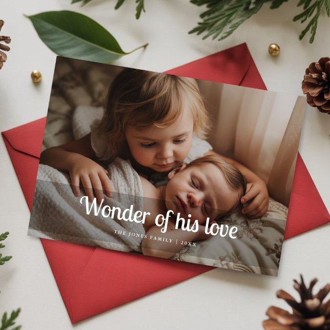 Cartão De Festividades Wonder of His Love baby Family Christmas Card (Criador carregado)