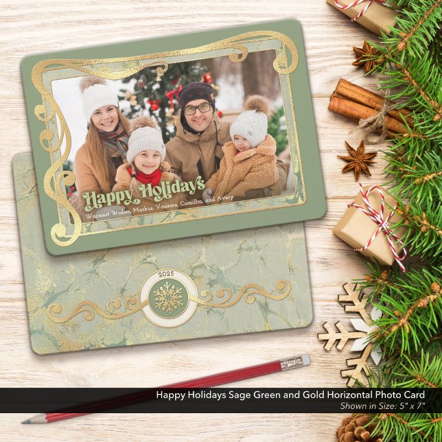 Cartão de Foto Verde Sálvia e Dourado com Feliz Na (Happy Holidays Photo Card with a Touch of Vintage Whimsy and Peaceful Sage Green & Gold Colors.)