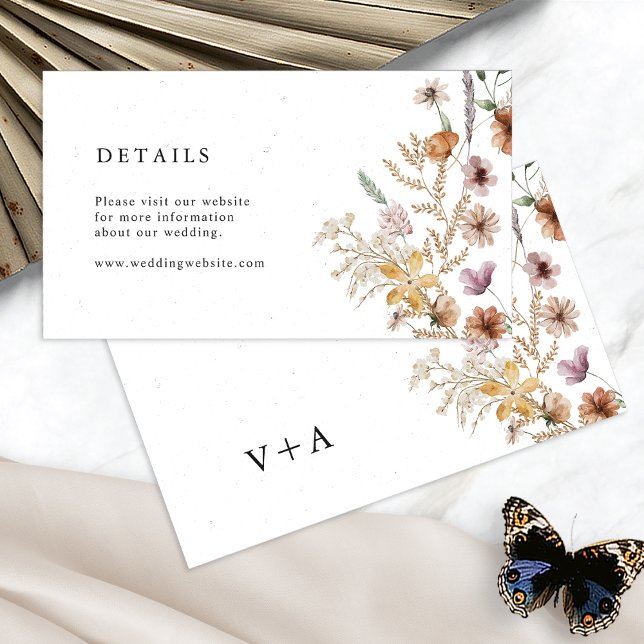 Cartão de gabinete de casamento de boho branco (White Floral Boho Wedding Details Enclosure Card Monogrammed by Painted Paperie
)