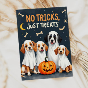 Cartão de Halloween engraçado de cachorros fantasm
