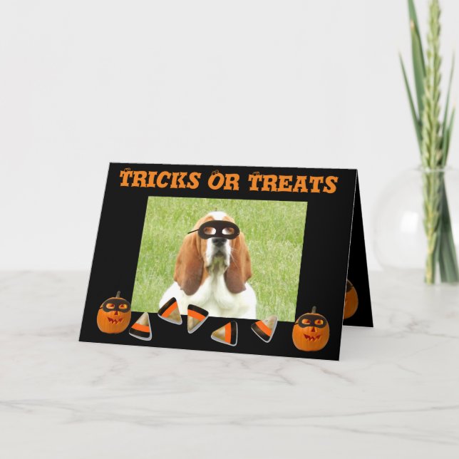 Cartão de Halloween Engraçado e Bonito De Basset E (Frente)