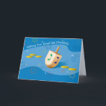 Cartão de Hanukkah com Dreidel<br><div class="desc">Este é um dos nossos muitos cartões de Hanukkah e de Hanukkah/Natal.  Estão igualmente disponíveis como ecards em www.OurJewishCommunity.org</div>