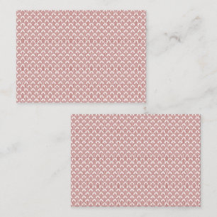 Cartão De Horário Um tapete estampado com motivos vermelhos e marron