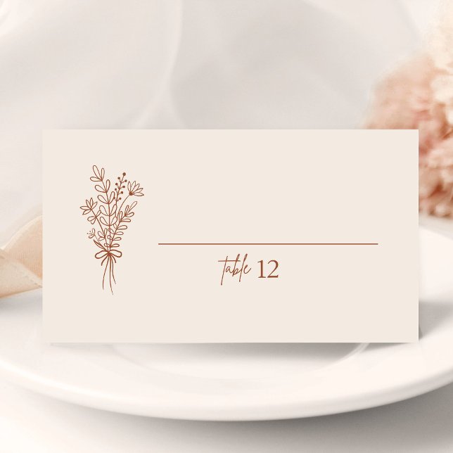 Cartão de Identificação Doblado de Casamento Laran (Boho burnt orange folded place card guides seating with warm style and a personal touch)