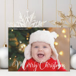 Cartão de Imagem Branca de Foto Feliz Natal<br><div class="desc">Cartão magneta de fotos de Feliz Natal com belos desenhos cursivos em branco. Estas fotografias modernas de bebês e ímanes horizontais apresentam uma magnífica tipografia e o seu texto personalizado sobre a imagem de sangria de cheio em branco no topo.</div>
