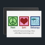 Cartão de Imagem Clínica Personalizada de Endoscop<br><div class="desc">Cartão magnético de endoscopia Peace Love com seu texto personalizado para cartões de natal ou marketing. Um ímã giro com um sinal de paz,  coração e endoscópio usado em procedimentos médicos para o alcance de um paciente.</div>