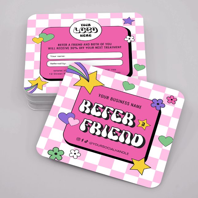 Cartão De Indicação Trendy Groovy Retro Refere-Se A Uma Empresa Amiga (Trendy retro style Refer a Friend business cards featuring groovy fonts & girly pink design)