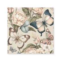 Borboletas e flores pastel