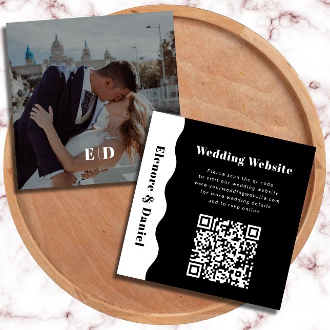 Cartão De Informações Casamento de Fotografias do Lado Branco Preto Mode (QR Code Modern Black White Side Wave Photo Wedding Enclosure Card)