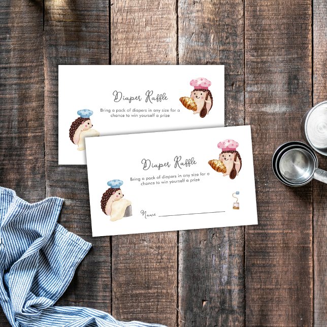 Cartão De Informações Chá de Bebê Rifa de Fraldas Chef Confeiteiro Ouriç (Hedgehog Chef Baker Diaper Raffle Baby Shower Enclosure Card)