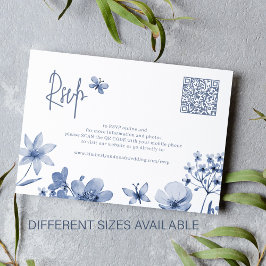 Cartão De Informações Código QR de casamento RSVP de flor selvagem azul 