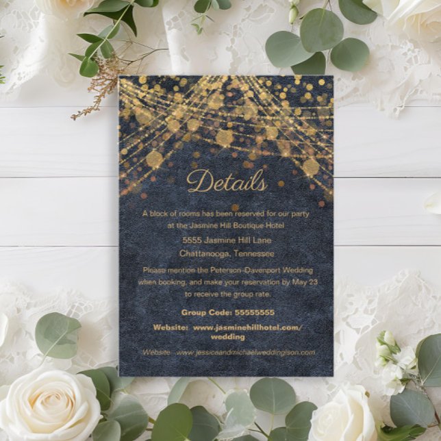 Cartão De Informações Detalhes do Casamento Dourado Rustic Chic Blue (Rustic chic navy blue and gold string lights wedding Details enclosure card)