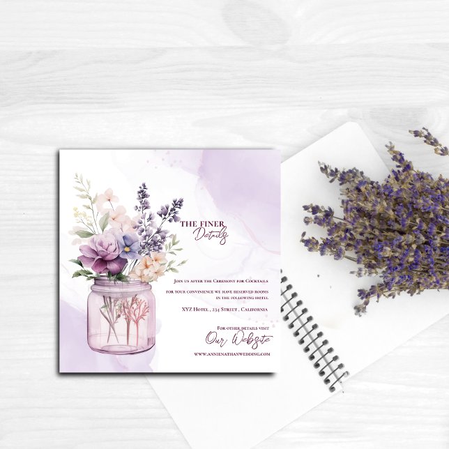 Cartão De Informações Detalhes do Casamento em Jarra de Pedra com Flores (Rustic Purple Flowers Mason Jar Wedding Details Enclosure Card)