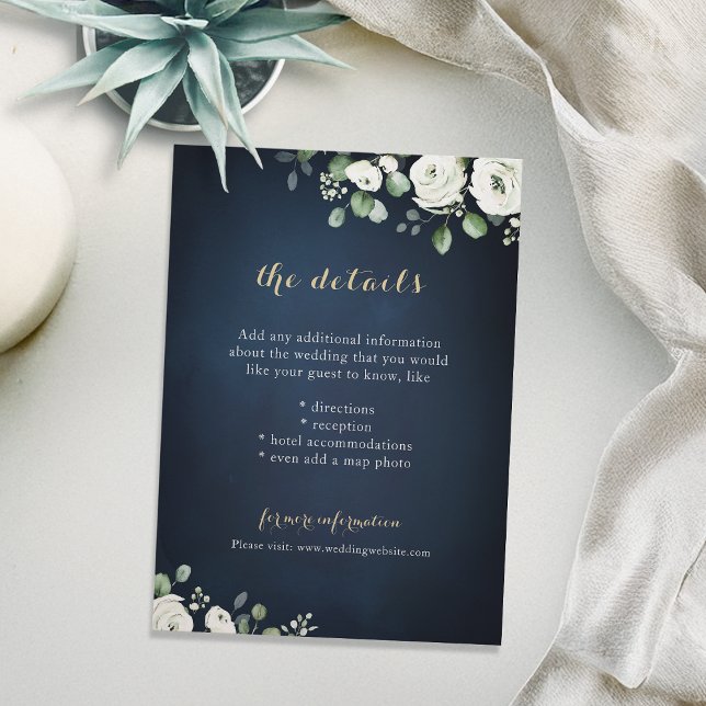 Cartão De Informações Detalhes do casamento floral branco com marinho de (Gold script navy white floral wedding details enclosure card)