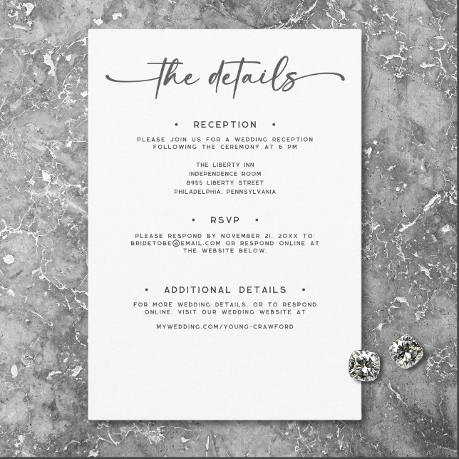 Cartão De Informações Detalhes Mínimos de Casamento do Script Branco Pre (Modern Black White Script Photo Wedding Details Enclosure Card)