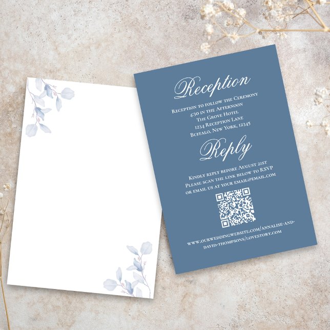 Cartão De Informações Dusty Blue Wedding Script RSVP Reception  (Wedding reception and reply card with dusty blue floral design.)