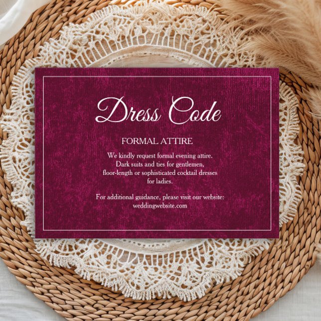 Cartão De Informações Elegant Classic Burgundy Berry Wedding Dress Code (Burgundy/berry velvet wedding dress code card)