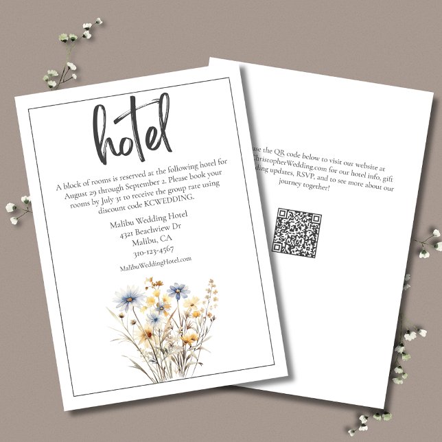 Cartão De Informações Hotel Formal Elegante Blue Wildflower (Blue Wildflowers Formal Elegant Wedding Hotel Enclosure Card with QR Code.)