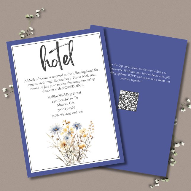 Cartão De Informações Hotel Formal Elegante Blue Wildflower (Blue Wildflowers Formal Elegant Wedding Hotel Enclosure Card with QR Code.)