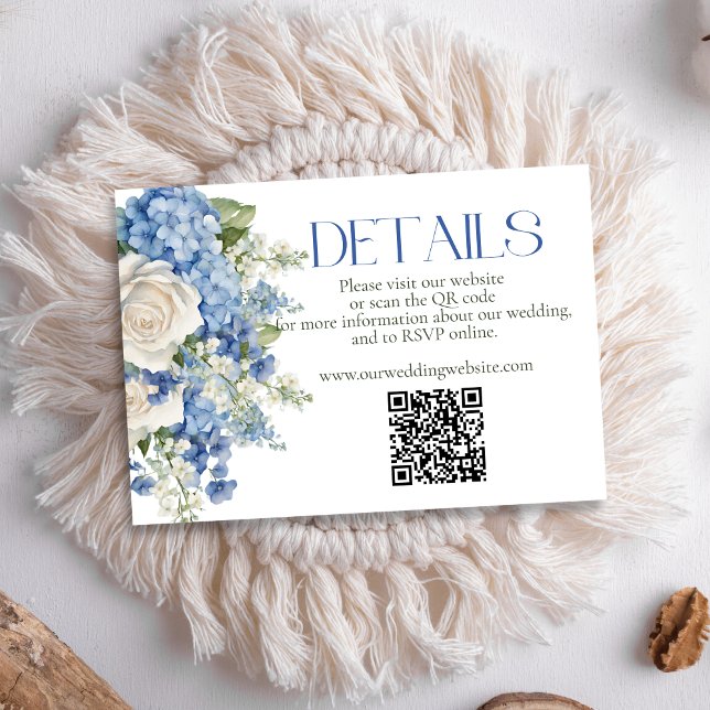 Cartão De Informações Hydrangea White Floral Casamento QR Casamento Azul (Criador carregado)