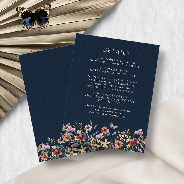 Cartão De Informações Marinho Azul Boho Flores selvagens (Navy Blue Boho Wildflowers Enclosure Card with Butterfly by Painted Paperie
)