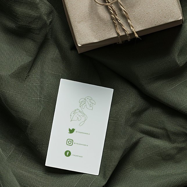 Cartão De Informações Monstera verde e branca, links sociais obrigado vo (Minimalist business card with green monstera leaf illustrations and social media icons)