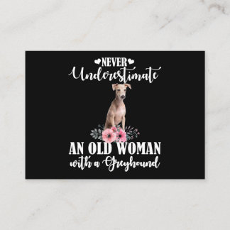 Cartão De Informações Nunca Subestime Uma Mulher Velha Com Greyhound