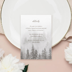 Cartão De Informações Sempre-verdes na Floresta Cinza Marrom Nebulosa