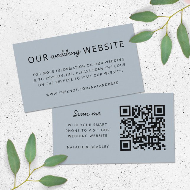 Cartão De Informações Site de Casamento | Código QR Azul Moderno Mínimo (Direct guests seamlessly to your wedding website using this QR code soft blue enclosure card)