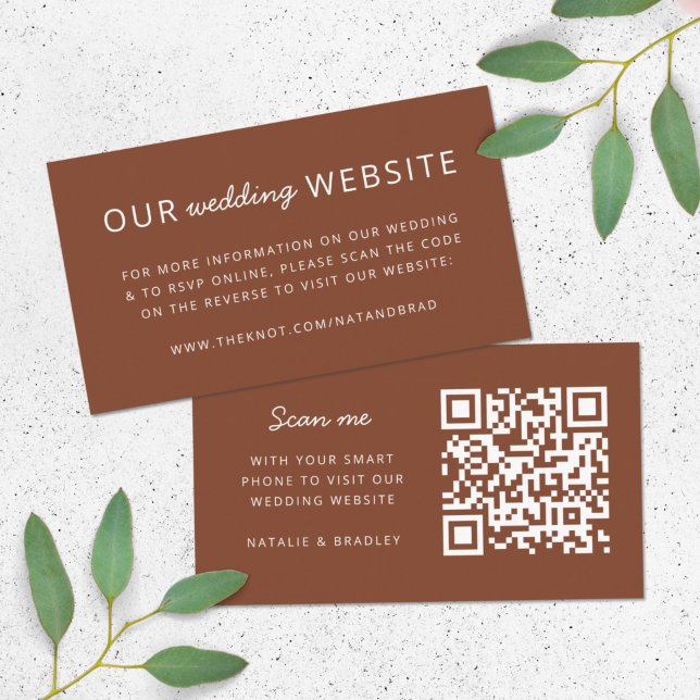 Cartão De Informações Site de Casamento | Código QR Terracotta Rust (Direct guests seamlessly to your wedding website using this QR code terracotta enclosure card)