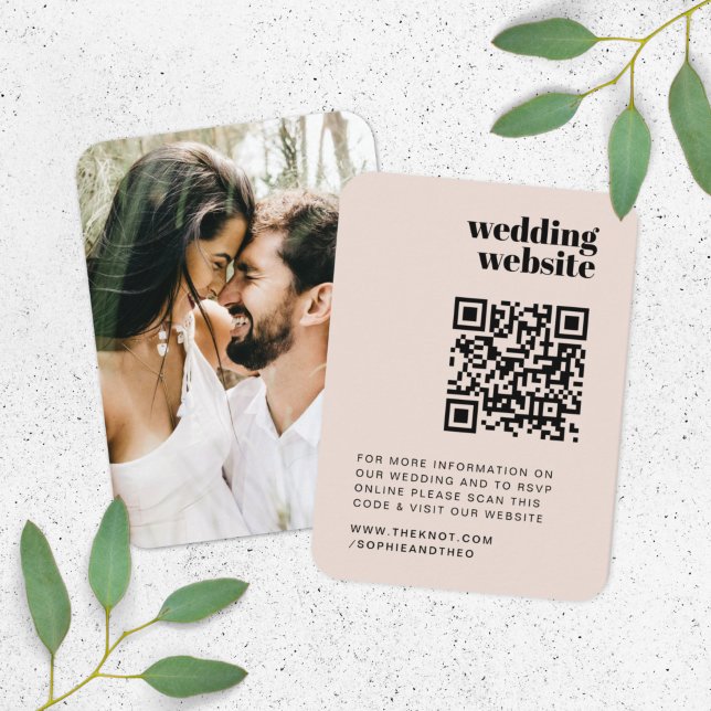 Cartão De Informações Site de Casamento | RSVP QR Code Retro (Direct guests seamlessly to your wedding website using this feminine QR code photo enclosure card)