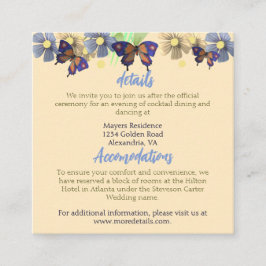 Cartão De Informações Uma Pequena Borboleta Está No Caminho