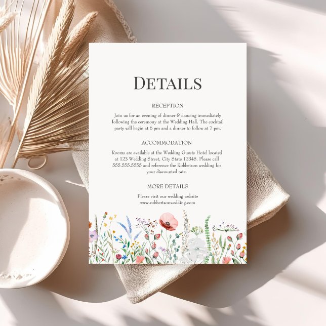 Cartão de Invólucro Boho Wildflower Details (Boho Wildflowers Wedding Details Enclosure Card on a sunny boho table with dry flowers.)