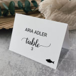 Cartão de Localidade Simples de Farinha de Peixe P<br><div class="desc">Estas simples refeições de peixe preto são perfeitas para um casamento temático rústico ou moderno. O design minimalista apresenta uma fonte elegante com script de pincel e um ícone de peixe. Use estes cartões de lugar para seleção de refeições como uma maneira fácil de garantir que seus convidados sejam servidos...</div>