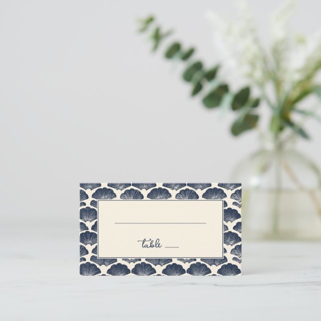 Cartão De Lugar Calm Navy Nautical Seashell Border (Em pé/Frente)