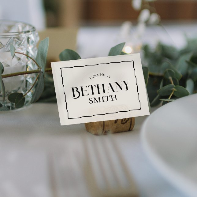 Cartão De Lugar Casamento de Série Moderna de Margem de Onda Minim (Guide your guests to their seats in timeless style with this modern wavy-edged place card.)