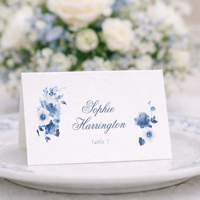 Cartão de lugar de casamento floral azul poeirento (Criador carregado)