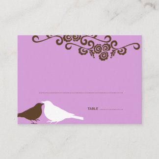 Cartão de lugar para escolta de casamento roxo, av