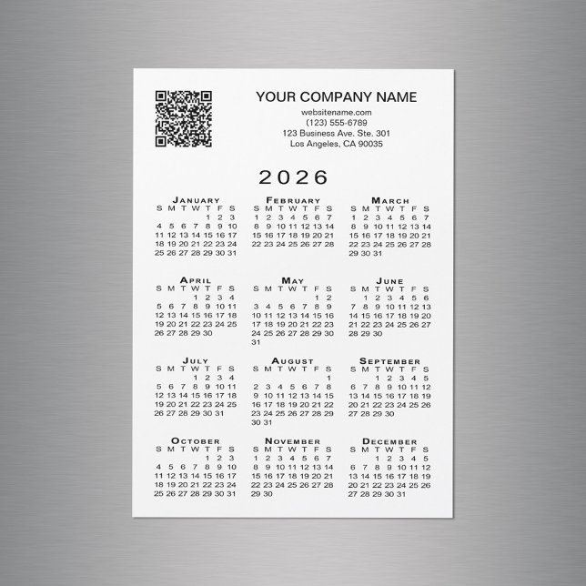 Cartão de Magneta de Calendário do Código QR 2026  (Custom Business QR Code 2026 Calendar Magnet Card in situ)