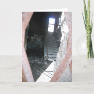 Cartão de Melhoras "Glowing Gated Doorway"