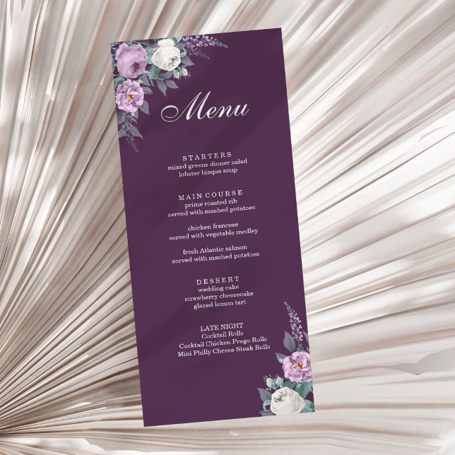 Cartão de Menu de Casamento Roxo Escuro (Dark Purple Wedding Menu Card on a sunny white dry palm leaf.)