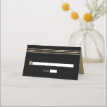 Cartão De Mesa Bar Mitzvah Black Gold Foil Tallit Script Modern<br><div class="desc">Nenhuma festa do Bar Mitzvah está completa sem cartões de lugar personalizados. Deixe o seu Bar favorito Mitzvah orgulhar-se, regozijar-se e celebrar o seu marco no seu partido perfeitamente coordenado. A tipografia sans serif e a falsa mão dourada desenhada por linhas de talentos sobrepõem-se a um fundo negro, rico, dramático....</div>