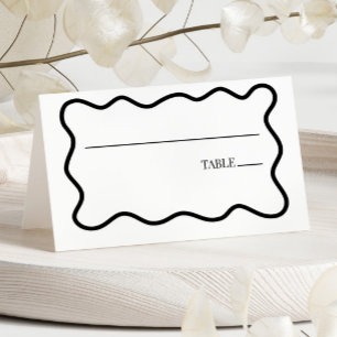 Cartão De Mesa Casamento com Borda Ondulada Elegante Preto e Bran